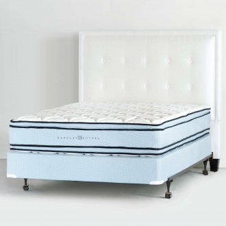 Στρώμα νερού σε ένα κρεβάτι με τροχούς