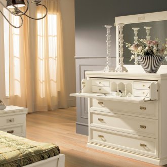 Λευκή γραμματέας στην κρεβατοκάμαρα