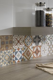 Μαροκινά τετράγωνα πλακάκια