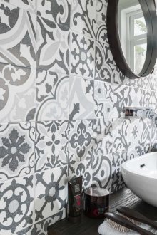 Metlakh γκρι χρώμα