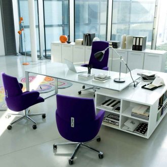 Εκτελεστικό γραφείο με πανοραμικό παράθυρο