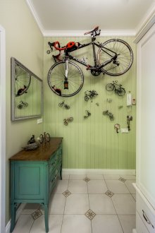 Ποδήλατο στο εσωτερικό του διαδρόμου