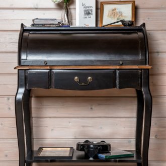 Μαύρο γραφείο