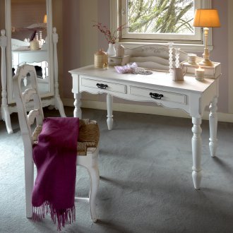 Σκαλιστό ντουλάπι