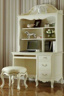 Τραπέζι γραφείου με ράφια