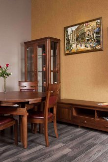 Ξύλινο τραπέζι