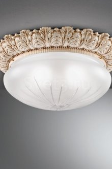 Λευκή ταπετσαρία με διακόσμηση