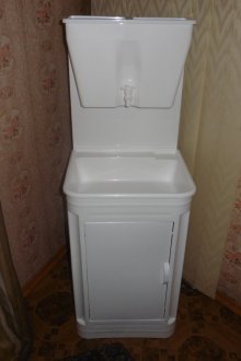 Balts izlietnes moidodyr
