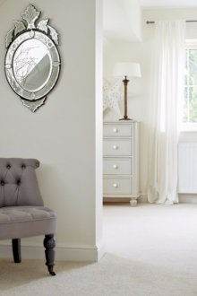 Ενυδρείο στον τοίχο του υπνοδωματίου