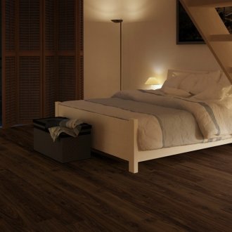 Πόρτα με αορτήρες στο εσωτερικό του υπνοδωματίου