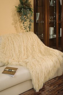 Κουβέρτα γούνας γάλακτος στο εσωτερικό του διαμερίσματος