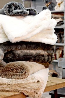 Κουβέρτες γούνας στο εσωτερικό