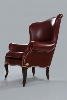 Καφέ καρέκλα θρόνου