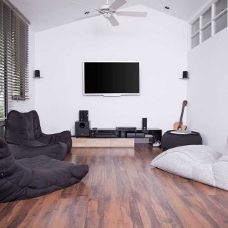 Έπιπλα χωρίς πλαίσιο στο εσωτερικό του καθιστικού