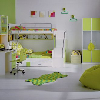 Καρέκλα χωρίς πλαίσιο στο εσωτερικό του φυτωρίου