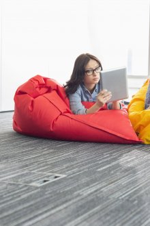 Καρέκλα χωρίς καρέκλες στο σαλόνι