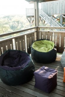 Έπιπλα χωρίς πλαίσιο στη βεράντα