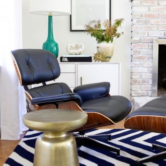 Μπλε καρέκλα με υποπόδιο