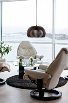 Κρεβατοκάμαρα στο εσωτερικό ενός εξοχικού σπιτιού