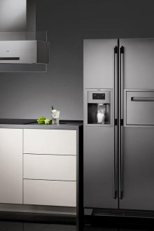 Ψυγείο διπλής πόρτας με λειτουργία πάγου