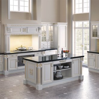 Κλασική κουζίνα σε εξοχική κατοικία