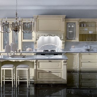 Ασημί μωσαϊκό στην ποδιά κουζίνας