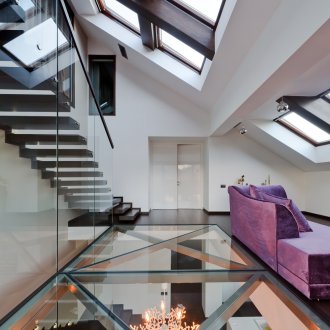 Αττικό γυάλινο πάτωμα