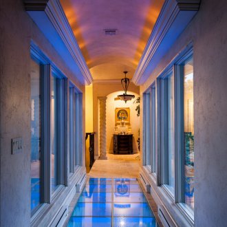 Μπλε βελούδο καναπέ