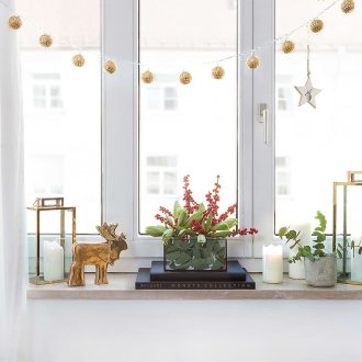 Διακοσμημένο περβάζι παραθύρου