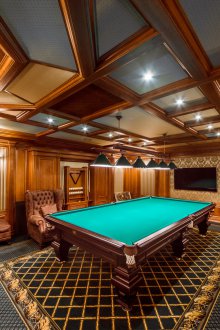 Μαύρος καναπές με πολυθρόνες