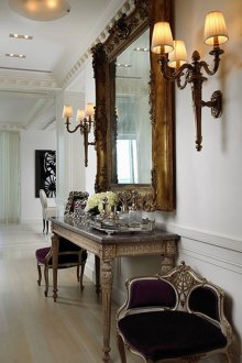 Ενυδρείο στον τοίχο στο διάδρομο