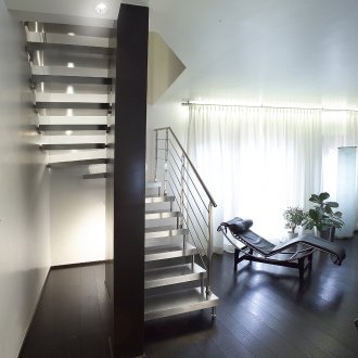 Πρόσοψη από ιδιωτική οικία από πέτρα