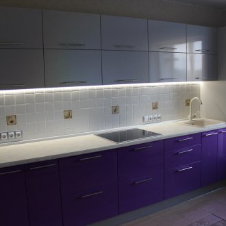 Μονωτικός καναπές με βελούδο ταπετσαρίας