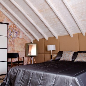 Κλασική σοφίτα με ντουλάπα