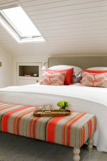 Καθαρές σοφίτες κρεβατοκάμαρες σοφίτα