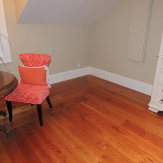 Cherry Laminate στο υπνοδωμάτιο