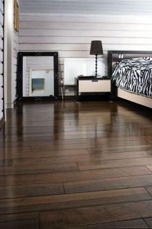 Κλασική ξύλινη πόρτα