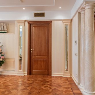 Oak πόρτα στο εσωτερικό