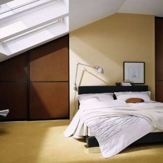 Μινιμαλιστική σοφίτα υπνοδωμάτιο