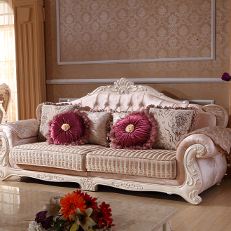 Solidna sofa w stylu barokowym