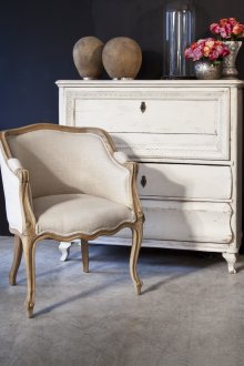 Έπιπλα αντίκες σε στιλ Τοσκάνης