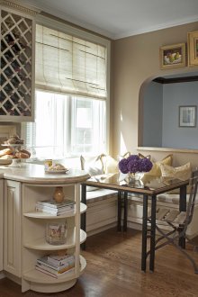 Ημιτελείς ράφια κουζίνας