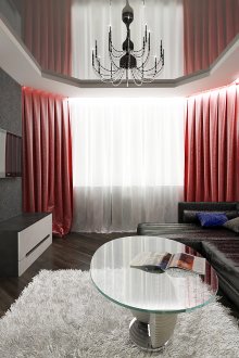 Κόκκινο-μαύρο σχεδιασμό ενός μικρού καθιστικού