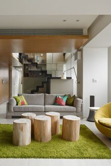 Χαλί χόρτου στο σαλόνι