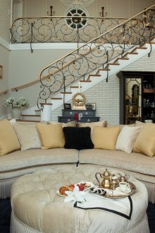 Κομψό σαλόνι σε κλασικό στιλ