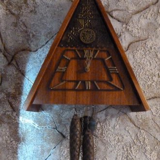 Τριγωνικό ρολόι κούκων