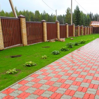 Πλακόστρωση πλακών