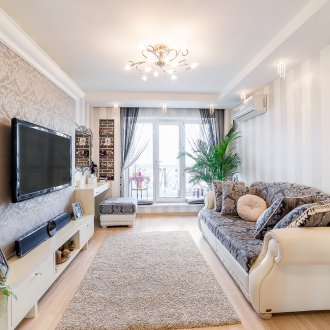 Ταπετσαρία μεταξοτυπίας στο σαλόνι