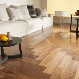 Φωτιστικό δρύινο δάπεδο