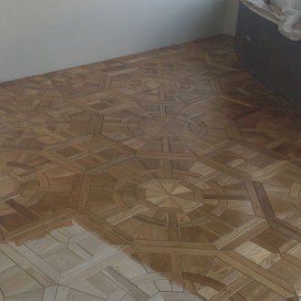 Φωτισμένο κομψό παρκέ